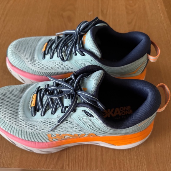 HOKA BONDI 7 ATHLETIC SHOE SIZE 8D - Picture 2 of 10